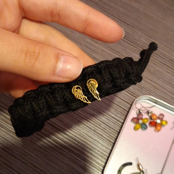 Earrings - Picture 2 of 6